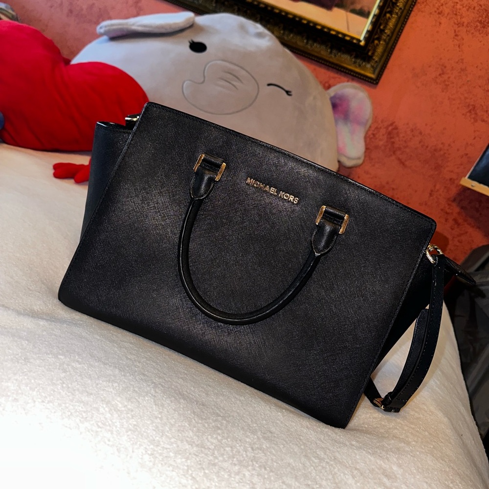 MICHAEL KORS “SELMA” LARGE BAG- ACCEPTING OFFERS!